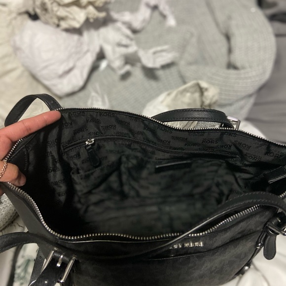 AUTHENTIC Michael Kors Charlotte Logo Bag - Picture 6 of 9